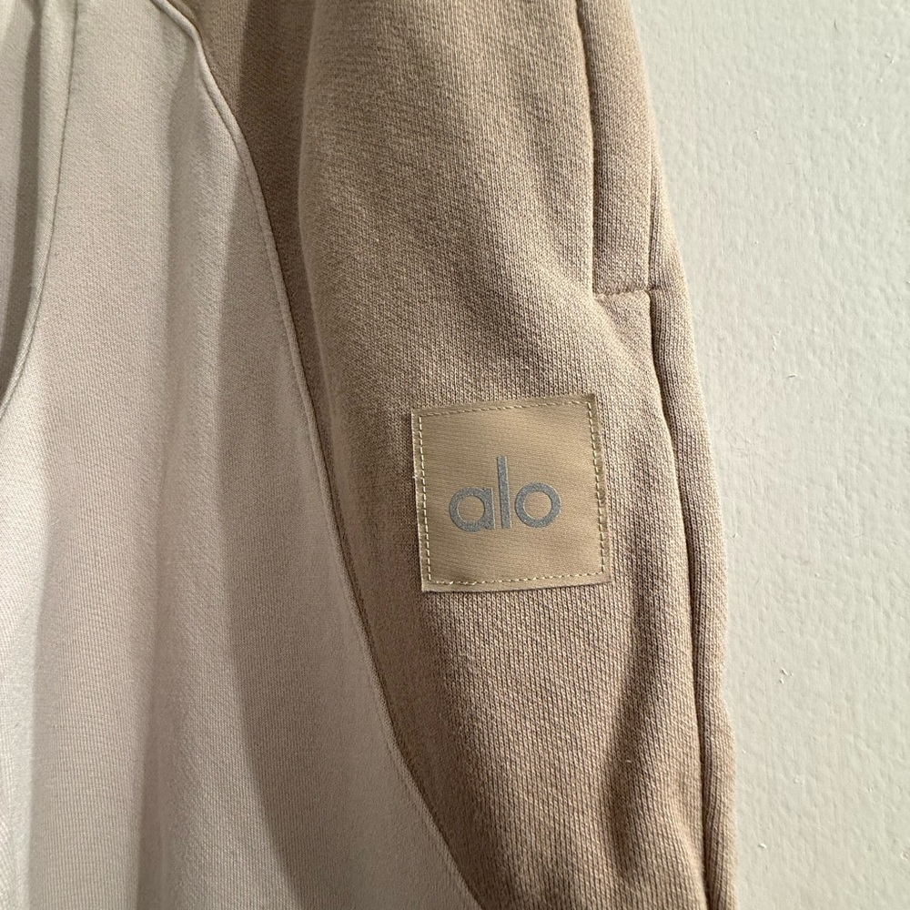 *NWOT* Alo Make Waves Sweatpants / Bone / Unisex / Women’s XS / Men’s S - Picture 2 of 5